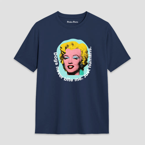 Playera Dogs Never Bite Me.